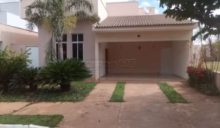 Belíssima Casa em Condomínio bem localizado com segurança e conforto