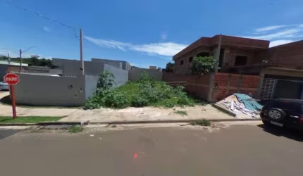 Imóvel Muito Bem Localizado com uma Maravilhosa topografia.