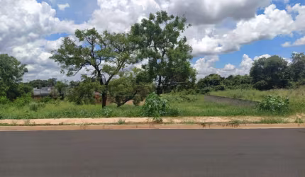 Ótimo terreno com mais de 900 m² no Cidade Jardim.