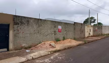 Terreno com boa localização próximo escola, creche e supermercados