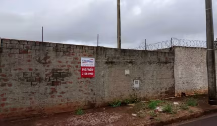Terreno com boa localização próximo escola, creche e supermercados