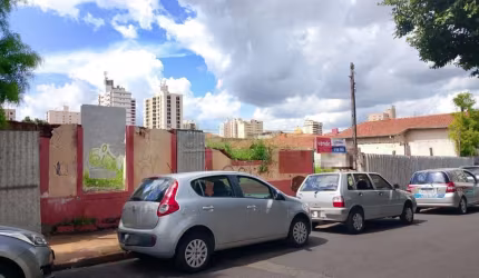 Excelente terreno com excelente localização próximo a supermercados e comércio