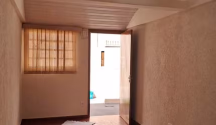Casa com ótima localização, próximo do centro da cidade