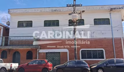 Imóvel comercial de esquina com ótima localização, proprietário aceita adaptações