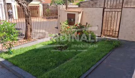 Casa com ótima localização, ao lado do SESC.