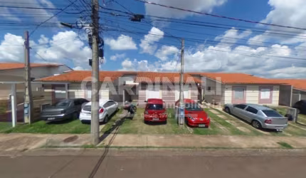 Imóvel localizado dentro do condomínio ambiente seguro, agradável e com área de lazer.