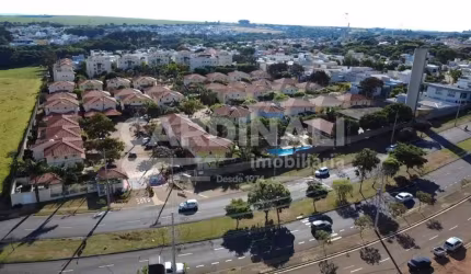 Condomínio seguro, com portaria 24 horas, com lazer completo, e pertinho do Shopping Iguatemi.