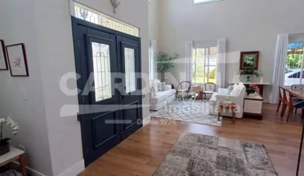 Casa de Condomínio com 5 Quartos e 7 banheiros à Venda, 366 m² por R$ 3.000.000.