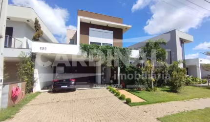 Condomínios de alto padrão - Casa térrea com mezanino