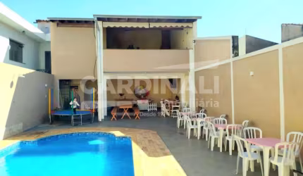 Área de lazer bem completa localizada no bairro Jardim Medeiros.