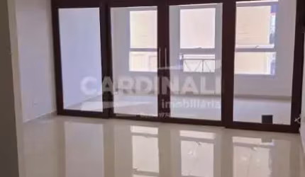 Comercial Sala / Salão com Condomínio em São Carlos
