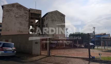 Apartamento com boa localização, próximo a escola e creche.