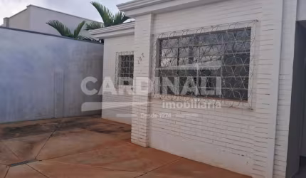 Casa com ótima localização, no centro da cidade.