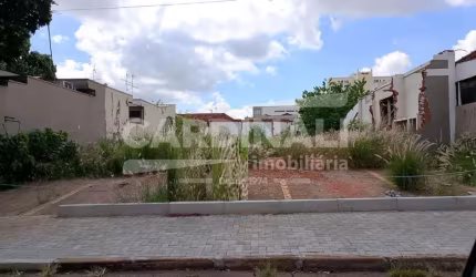Terreno com excelente localização, no centro da cidade.