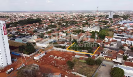 OPORTUNIDADE! ÁREA ESTRADA DE FERRO, EXCELENTE LOCALIZAÇÃO