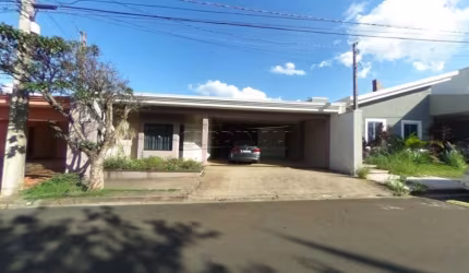 imóvel em condomínio fechado, completo de armários.