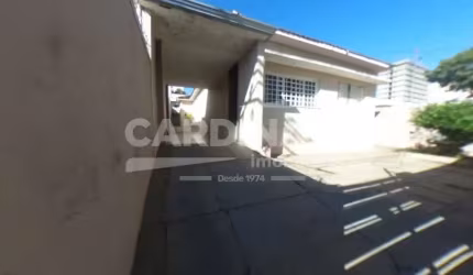 Linda e espaçosa casa em localização excelente
