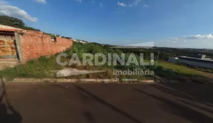 Terreno localizado no bairro Jardim Embare, plano e pronto para construir.