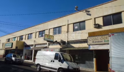 Comercial Sala / Salão com Condomínio em São Carlos