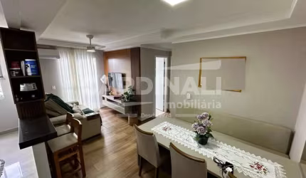 Apartamento central Muito bem localizado fácil acesso a marginal.
