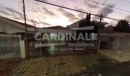Casa Pronta para morar em uma localização maravilhosa perto de tudo ao lado da Avenida Principal de São Carlos.