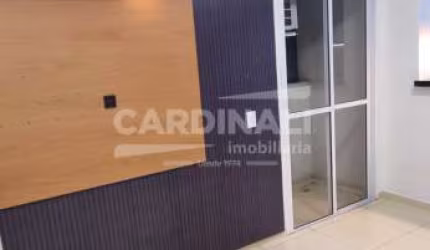 Apartamento com ótima localização, móveis planejados.