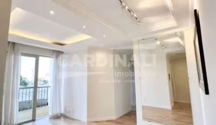 Vende Apartamento totalmente reformado com 2 dormitórios, pronto para morar! Próximo a lagoa do Taquaral.