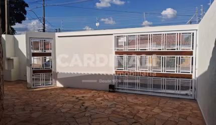 Casa com piscina e localização espetacular.