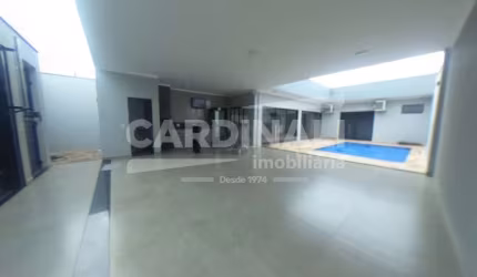 Casa padrão bem aconchegante com ótima localização