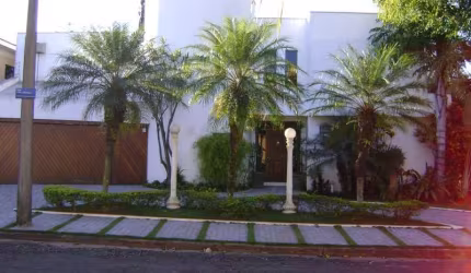 Casa com 4 dormitórios e 2 suítes na Vila Elizabeth próxima ao Terminal Rodoviário em São Carlos