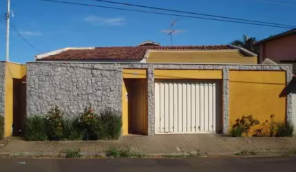 Casa com 2 dormitórios e 1 suíte no Jardim Paraíso próxima ao Shopping Passeio em São Carlos