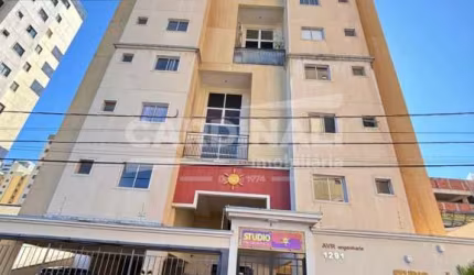 Apartamento com 1 dormitório no Centro próximo a Escola Prof. Sebastião de Oliveira Rocha em São Carlos