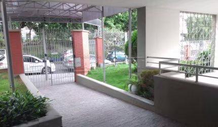 Apartamento em ótima localização.