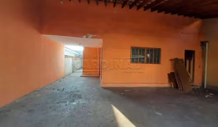 Casa da frente e do fundo inclusas no valor do aluguel. IPTU isento