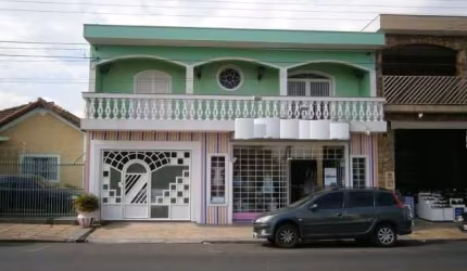 Casa com 4 dormitórios sendo 2 suítes na Vila Prado em São Carlos
