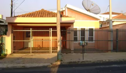 Casa com 1 dormitório e 1 suíte no Parque Santa Felícia Jardim próxima a Paróquia São João Batista em São Carlos
