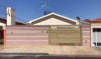 linda casa com ótimo acabamento e localização espetacular