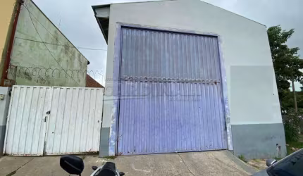 casa com 2 dormitórios com barracão na frente