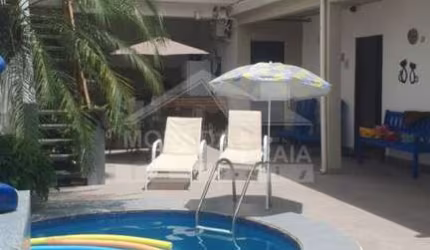 Pousada no Jardim do Trevo, 6 suítes, 6 vagas, piscina, confira na Praia Grande.