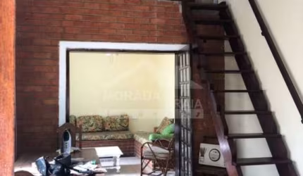 Casa Geminada,02 dormitórios na Guilhermina perto da Praia aqui na Imobiliária em Praia Grande.