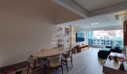Duplex decorado Alto Padrão no Canto do Forte, 2 dormitórios, 2 vagas, lazer completo.