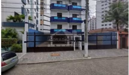 Apartamento 2 suítes, prédio 3 andares, 200 metros da praia, confira na imobiliária em Praia Grande.