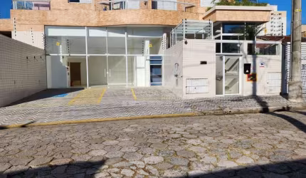 Loja COMERCIAL na Aviação, estacionamento privativo, confira na Morada na Praia.