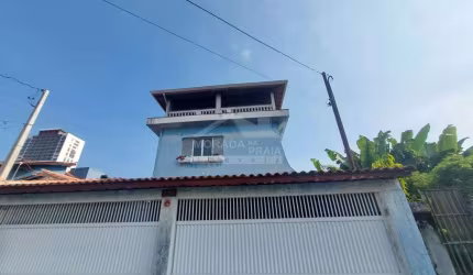 Sobrado ISOLADO no Boqueirão 5 dormitórios, 4 vagas, piscina, churrasqueira, só em Praia Grande.