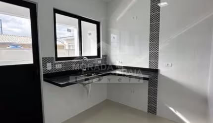 Casa de condominio sobreposta alta com piscina