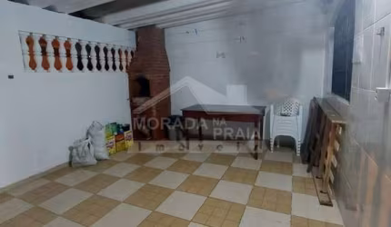 Casa à venda no bairro Mirim ? a 100 metros da praia!