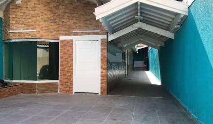 MANSÃO na Guilhermina, 3 dormitórios, 2 suítes sendo 01 MASTER, piscina, confira em Praia Grande.