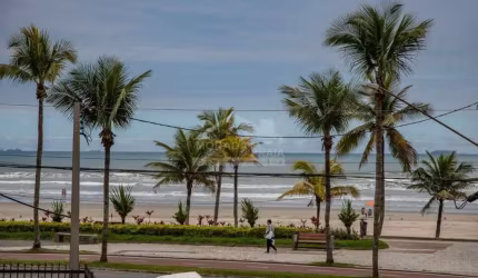 Comprar Casa Espetacular com 8 dormitórios na Ocian. Confira na imobiliária em Praia Grande.