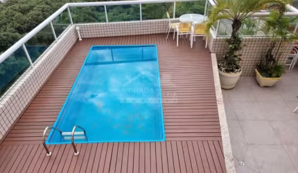 Cobertura Duplex GIGANTE no Canto do Forte, 3 suítes, 3 vagas, piscina, confira em Praia Grande.