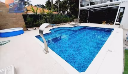 Casa Alto Padrão em Condomínio Fechado!
